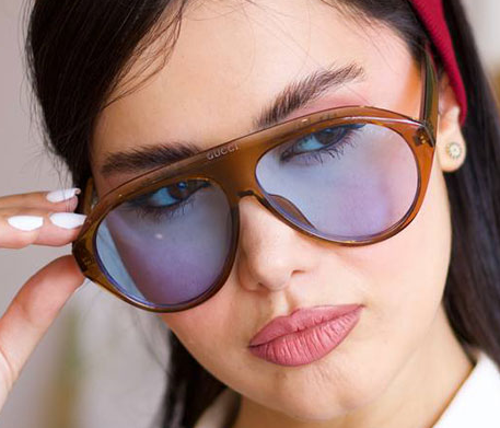 عینک آفتابی زنانه ترند با فریم شیک و عدسی UV400، مناسب برای استایل روزمره و رانندگی، محافظت از چشم در برابر آفتاب.