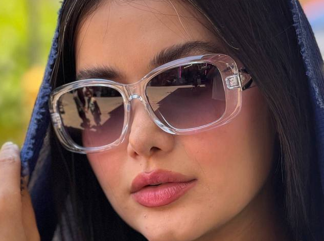 عینک زنانه دیور مدل آوینا کد 88116 علیدسا با فریم گربهای و لنز UV400، مناسب برای استایل روزمره و هدیه