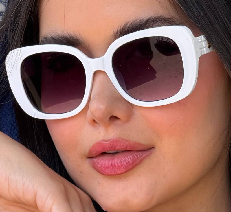 عینک آفتابی زنانه باربری با فریم سبک و لنز UV400، طراحی شیک و مدرن، مناسب برای استایل روزمره و هدیه به خانم‌ها