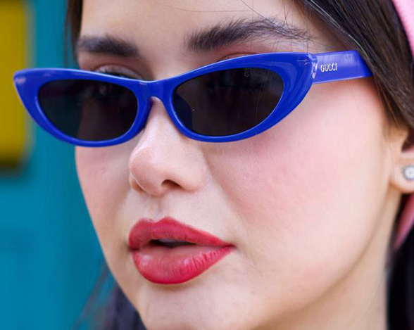 عینک آفتابی زنانه گربهای شیک با عدسی UV400 محافظتکننده، فریم سبک و مقاوم، مناسب برای استایل روزمره و رانندگی.