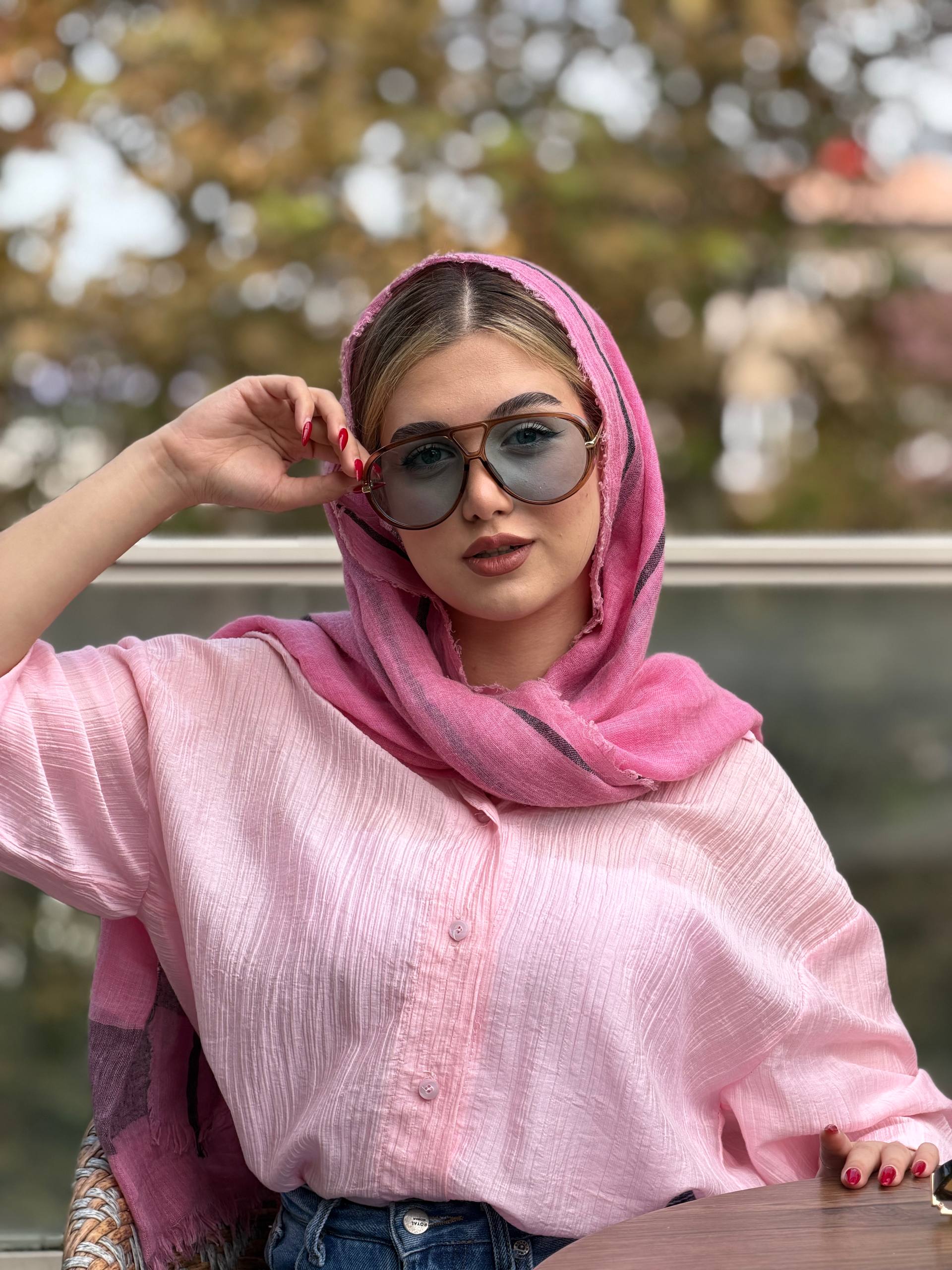 عینک پرادا مدل آستریا کد 4009 با فریم مستطیلی مشکی و عدسی UV400، مناسب برای استایل روزمره و رانندگی