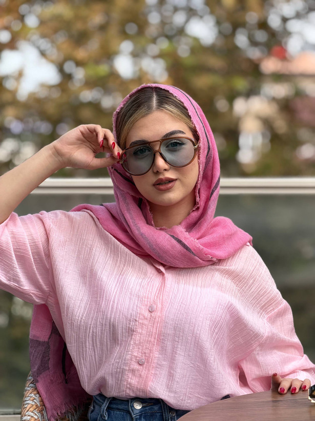 عینک پرادا مدل آستریا کد 4009 با فریم مستطیلی مشکی و عدسی UV400، مناسب برای استایل روزمره و رانندگی